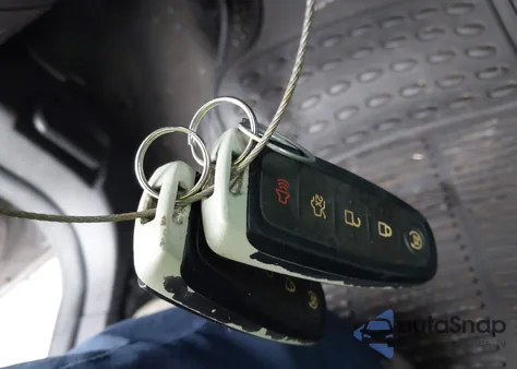 2014 Ford Focus Titanium z USA, uszkodzony, nr VIN 1FADP3N24EL380089